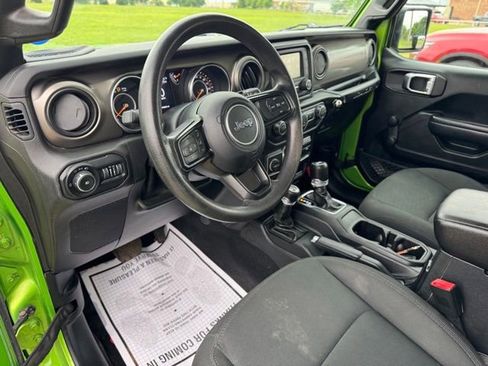 Used 2018 Jeep Wrangler Unlimited Sport AWD/4WD image 12