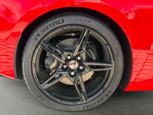 Used 2025 Chevrolet Corvette Stingray Preferred Cpe w/ Battery Protection Package RWD image 19