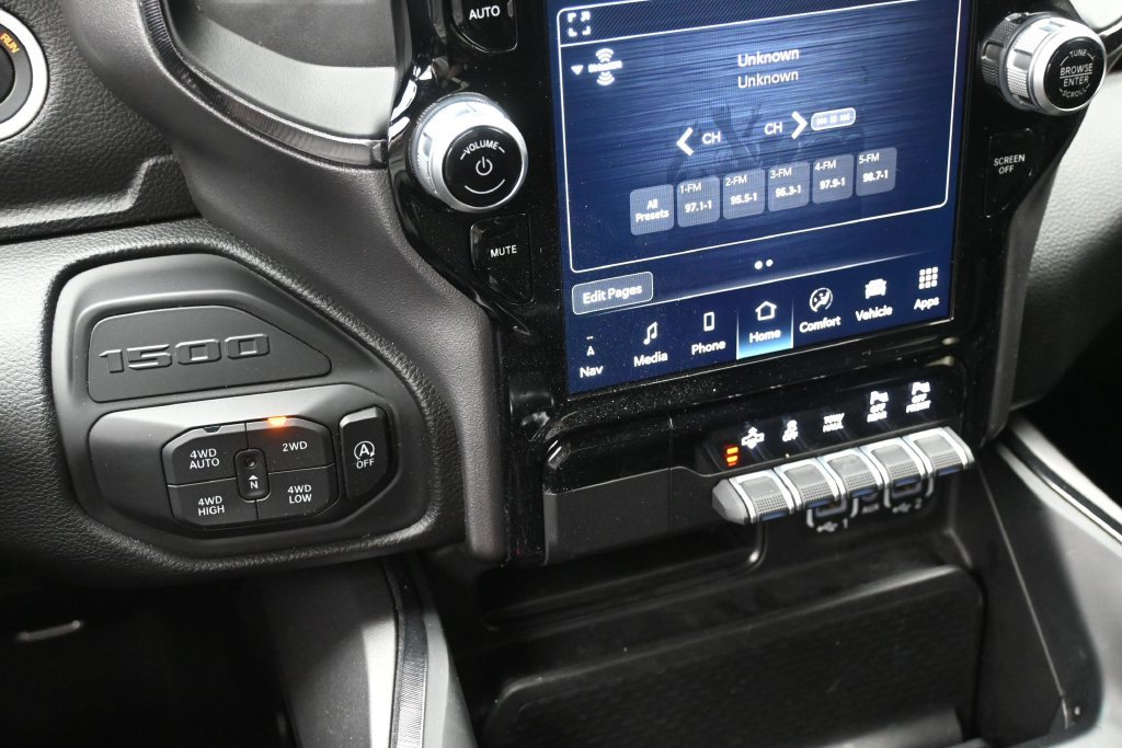 Used 2023 RAM 1500 Laramie AWD/4WD image 17
