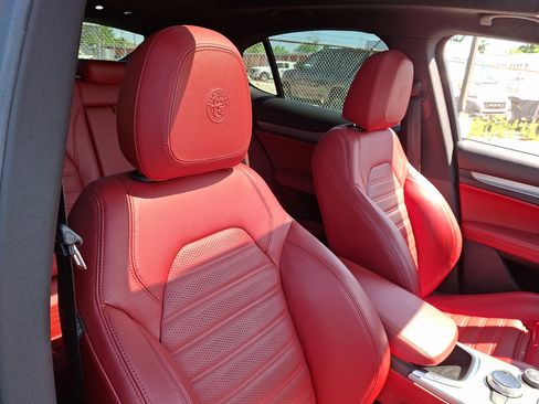Used 2020 Alfa Romeo Stelvio Ti Sport AWD/4WD image 13