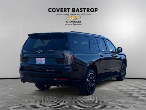 Used 2025 Chevrolet Suburban RST w/ Comfort Package image 5