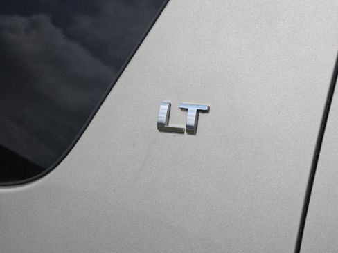 Used 2007 Chevrolet Suburban LT image 4