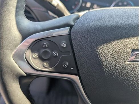 Used 2023 Chevrolet Traverse RS image 24