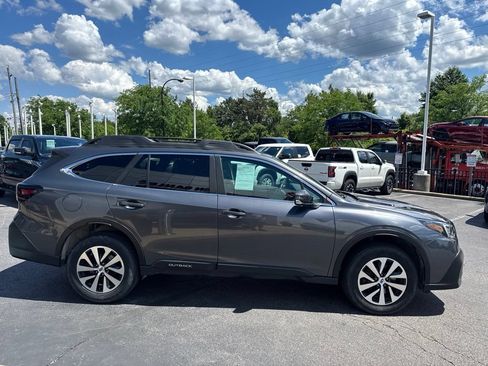Used 2021 Subaru Outback Premium AWD/4WD image 6