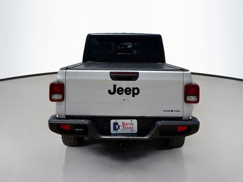 Used 2021 Jeep Gladiator Sport AWD/4WD image 6