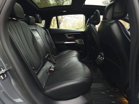 Used 2023 Mercedes-Benz EQE 350+ 4MATIC Sedan w/ Exclusive Trim Package image 17