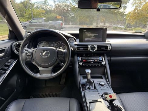 Used 2022 Lexus IS 300 AWD image 8