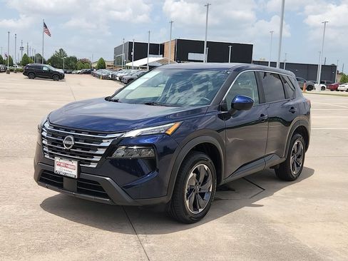 Used 2025 Nissan Rogue SV FWD image 9
