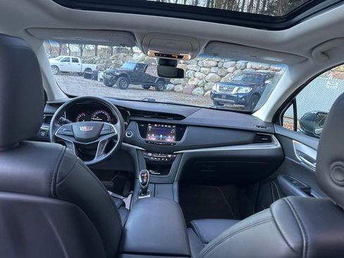 Used 2019 Cadillac XT5 Luxury image 32