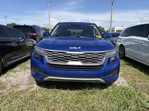 Used 2022 Kia Seltos LX AWD/4WD image 2