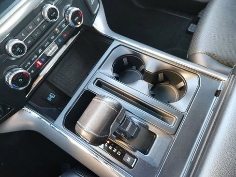 Used 2022 Ford F150 Lariat w/ Equipment Group 502A High image 18