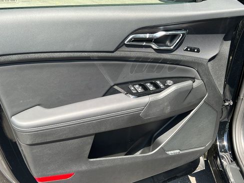 New 2025 Kia Sportage SX image 11