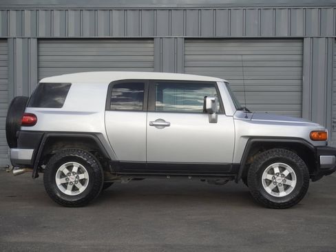 Used 2008 Toyota FJ Cruiser 4WD image 7
