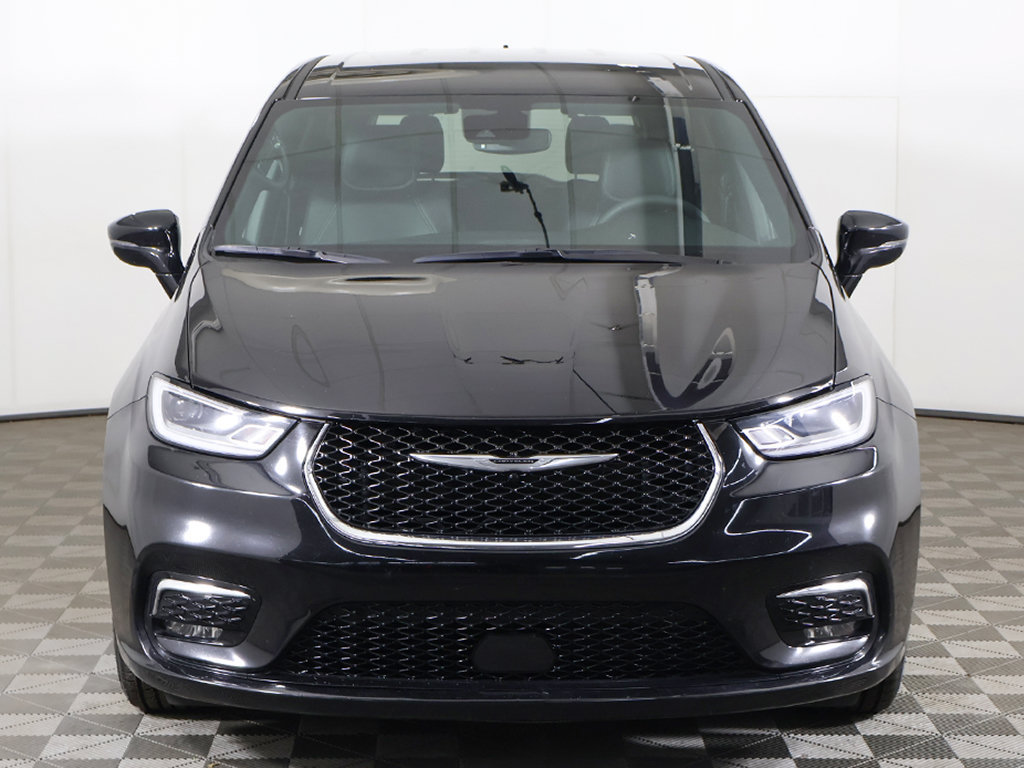 Used 2025 Chrysler Pacifica Select FWD image 13