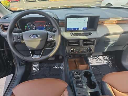 Used 2023 Ford Maverick Lariat w/ Lariat Luxury Package image 22