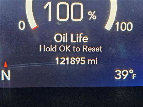 Used 2017 Chrysler Pacifica Limited w/ UConnect Theater Package image 11