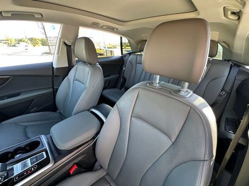 Used 2021 Audi Q8 Premium Plus w/ Premium Plus Package image 12