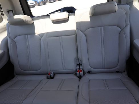 Used 2022 Jeep Wagoneer Series III w/ Premium Group I AWD/4WD image 17
