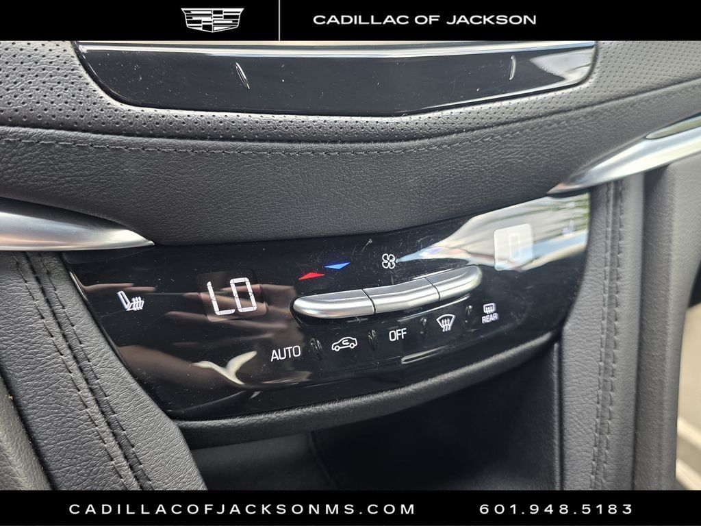 Certified 2024 Cadillac XT6 Luxury FWD image 15