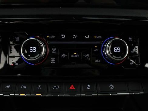 New 2026 GMC Sierra 1500 AT4 image 8