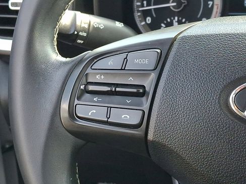 Used 2022 Hyundai Venue Limited w/ Cargo Package FWD image 21