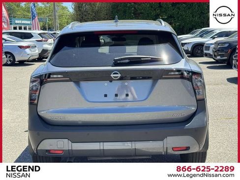 Used 2025 Nissan Kicks SV w/ SV Premium Package AWD/4WD image 5