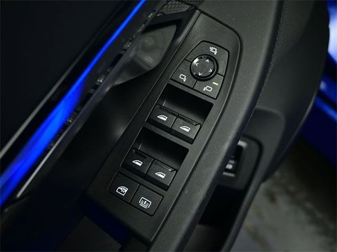 Used 2025 BMW M5 w/ Carbon Package image 19