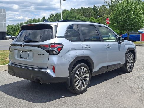 Used 2025 Subaru Forester Touring AWD/4WD image 6