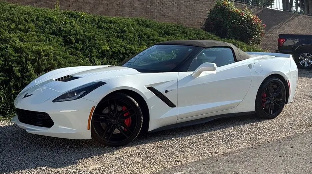 Used 2019 Chevrolet Corvette Stingray Convertible Z51 2LT RWD image 2