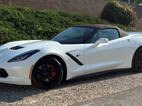 Used 2019 Chevrolet Corvette Stingray Convertible Z51 2LT RWD image 2