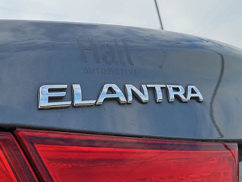 Used 2013 Hyundai Elantra Limited FWD image 30