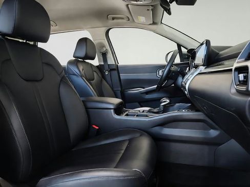 Certified 2022 Kia Sorento S FWD image 25