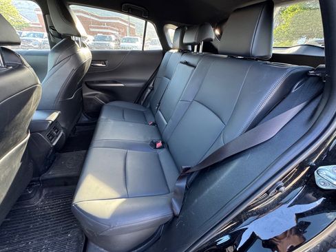 Used 2024 Toyota Venza XLE AWD/4WD image 19