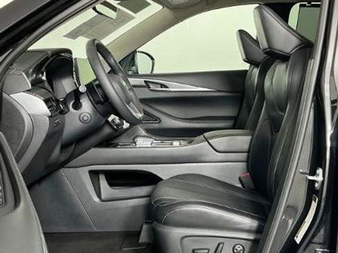 Certified 2025 INFINITI QX60 Luxe FWD image 12