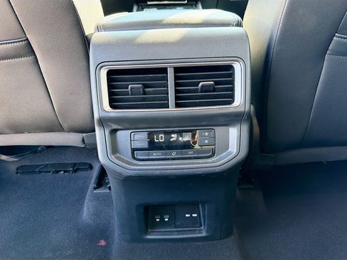 Used 2024 Volkswagen Atlas SE image 20