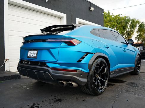 Used 2024 Lamborghini Urus Performante AWD/4WD image 9