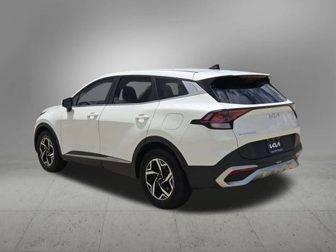 Used 2023 Kia Sportage LX FWD image 4