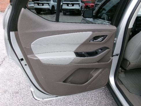 Used 2019 Chevrolet Traverse LT w/ LT Premium Package image 18