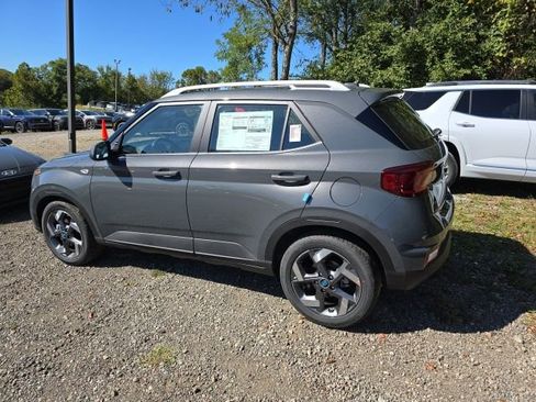 New 2026 Hyundai Venue SEL image 3