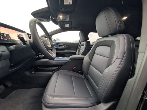 New 2025 Chevrolet Equinox EV LT image 25