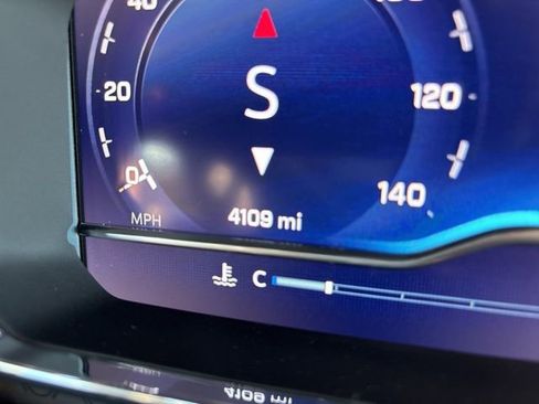 Used 2025 Chevrolet Silverado 1500 RST image 35