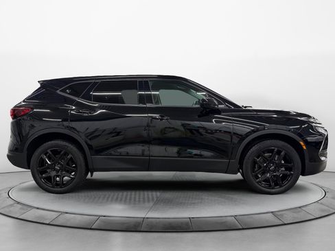 Used 2023 Chevrolet Blazer LT w/ LPO, Black Grille Bar Package AWD/4WD image 2