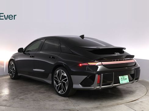 Used 2024 Hyundai Ioniq 6 Limited RWD image 17