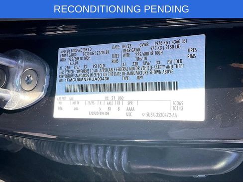 Used 2023 Ford Escape ST-Line w/ Tech Pack #1 FWD image 3