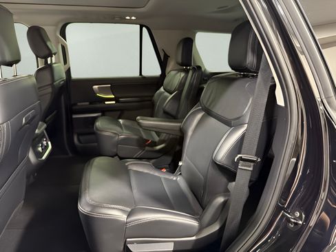 Used 2025 Ford Expedition Platinum AWD/4WD image 26