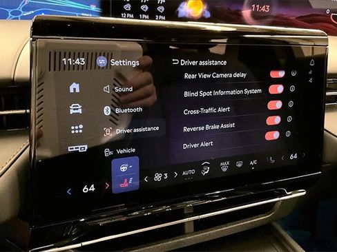 Used 2025 Lincoln Nautilus Premier w/ Jet Appearance Package image 32