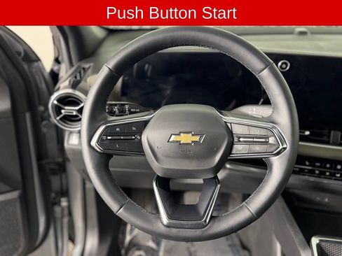 Used 2025 Chevrolet Equinox LT w/ Convenience Package II AWD/4WD image 9