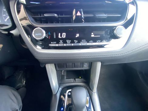 Used 2024 Toyota Corolla Cross AWD Hybrid w/ Moonroof Package image 23