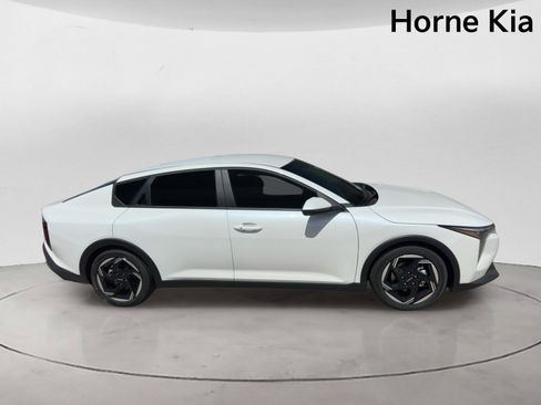 New 2026 Kia K4 EX FWD image 3