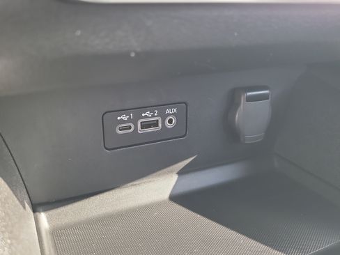 Used 2025 Nissan Altima 2.5 SV FWD image 22